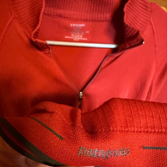Patagonia Men's Red Half-Zip Pullover - Picture 4 of 5